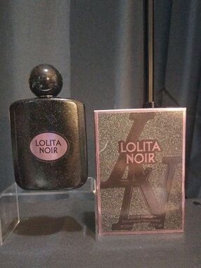 Lolita Noir Eau de Parfum - Black Shimmer Bottle